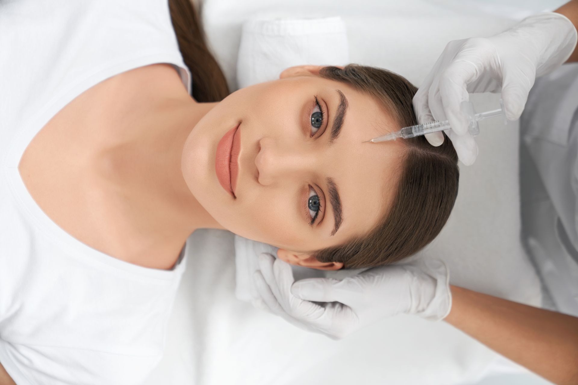 Procedure for improvements face skin in beautician.